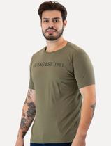 Camiseta Guess Masculina Est 1981 Relevo Verde Oliva Camiseta Guess Masculina Est 1981 Relevo Verde Oliva