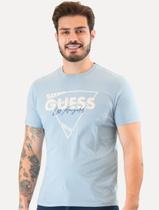 Camiseta Guess Triângulo Los Angeles Relevo Peito Azul Claro