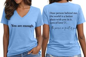 Camiseta HDDXYF You are Enough Mental Health com decote em V unissex Camiseta HDDXYF You are Enough Mental Health com decote em V unissex