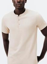 Camiseta Henley Manga Curta Hering 4FXQ Masculina Com Botões Malha Sarjada T. P/XXG Camiseta Henley Manga Curta Hering 4FXQ Masculina Com Botões Malha Sarjada T. P/XXG