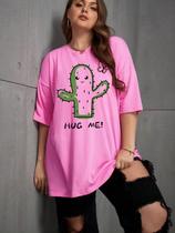 Camiseta Hug Me Estampa Grafica Frente Desenho Fofo Me Abraça Blusa Manga Curta Ombro Caido Life Style Oversized Feminin