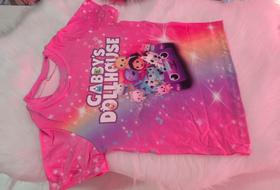 Camiseta Infantil A Casa Mágica da Gabby rosa
