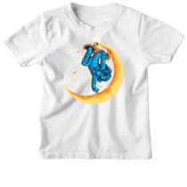Camiseta Infantil Astronauta skatista lua crescente Camiseta Infantil Astronauta skatista lua crescente