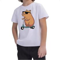 Camiseta Infantil Capivara no patinete