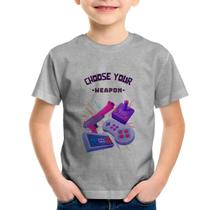 Camiseta Infantil Choose your weapon - Foca na Moda
