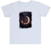 Camiseta Infantil Corvos na lua Camiseta Infantil Corvos na lua