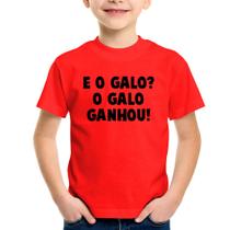 Camiseta Infantil E o galo O galo ganhou! - Foca na Moda