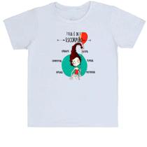 Camiseta Infantil Ela é de Escorpião Camiseta Infantil Ela é de Escorpião