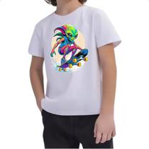 Camiseta Infantil ET andando de skate