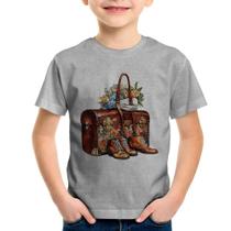 Camiseta Infantil Mala e Botas Retrô Flores - Foca na Moda