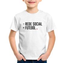 Camiseta Infantil Menos Rede Social, Mais Futebol - Foca na Moda