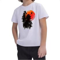 Camiseta Infantil Ninja sob a lua de sangue