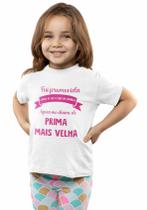 Camiseta Infantil Promovida a Prima Me Chame de Mais Velha Camiseta Infantil Promovida a Prima Me Chame de Mais Velha