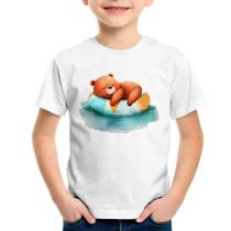 Camiseta Infantil Ursinho Teddy Relaxando Na Piscina - Foca na Moda Camiseta Infantil Ursinho Teddy Relaxando Na Piscina - Foca na Moda