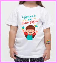 Camiseta Infantil Vem cá me DOWN abraço - Estampa Menina Síndrome de Down ZLprint