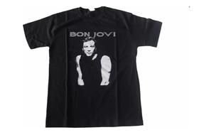 Camiseta Jon Bon Jovi Blusa Adulto Unissex Banda de Rock Le005 BM Camiseta Jon Bon Jovi Blusa Adulto Unissex Banda de Rock Le005 BM