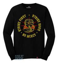 Camiseta Manga Longa Cobra Kai Strike First Camisa Karatekid Camiseta Manga Longa Cobra Kai Strike First Camisa Karatekid