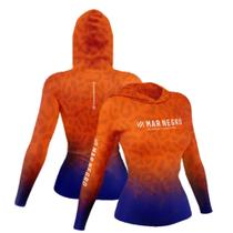 Camiseta Mar Negro Sublimada c Capuz - Onça Laranja