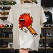 Camiseta Masculina Basketball Surreal Estampa Única Algodão Penteado Camisa Casual Premium Leve e Suave Blusa Branca Presente Aniversario Homens