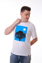 Camiseta Masculina Branca Estampa Anoitecer Camiseta Masculina Branca Estampa Anoitecer