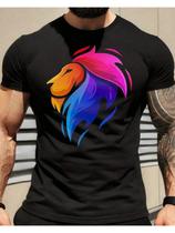 Camiseta Masculina Colorida - Estampa de Leão Multicolorido em Algodão Preto