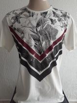 Camiseta Masculina ELEVN TRIANGULO INVERTIDO Camiseta Masculina ELEVN TRIANGULO INVERTIDO