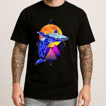 Camiseta Masculina Estampada Baleia Psicodélica Camisa Algodão Manga Curta Gola Redonda Confortável Casual Blusa Preta Presente Homens Camiseta Masculina Estampada Baleia Psicodélica Camisa Algodão Manga Curta Gola Redonda Confortável Casual Blusa Preta Presente Homens