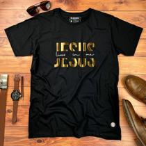 Camiseta Masculina Gospel Jesus Lives In Me Camisa Cristã Masculina Preta Dourada Moda Evangélica Algodão Premium