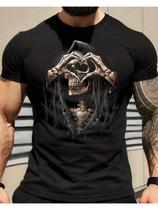 Camiseta Masculina Morte Amorosa - Estampa de Esqueleto com Coração em Algodão Preto