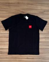 Camiseta Masculina Onbongo Simples Patch - Preto - P