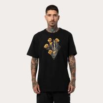 Camiseta Masculina Regular Dourado Mão Caveira
