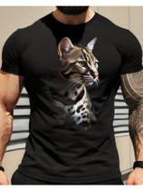 Camiseta Masculina Selvagem - Estampa de Gato Selvagem em Algodão Preto