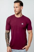 Camiseta Masculina Trevo Bordo