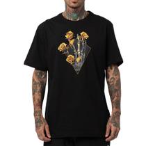 Camiseta MCD Dourado Mão Caveira WT25 Masculina Preto