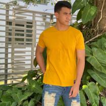 Camiseta mostarda básica Camiseta mostarda básica