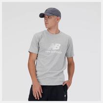 Camiseta New Balance Essentials Stacked Logo cinza