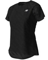 Camiseta New Balance Q Speed Jacquard - feminino - preto Camiseta New Balance Q Speed Jacquard - feminino - preto
