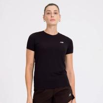 Camiseta New Balance Sport Essentials - feminino - preto