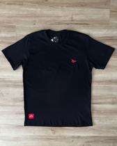 Camiseta Onbongo Masculina Básica Logo Pequeno Preta - Preto - G Camiseta Onbongo Masculina Básica Logo Pequeno Preta - Preto - G