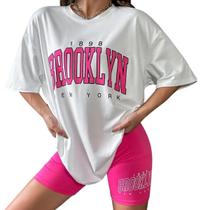 Camiseta Oversized Brooklyn Rosa Estilosa Feminina Moda Camiseta Oversized Brooklyn Rosa Estilosa Feminina Moda