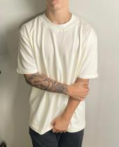 Camiseta oversized Lisa Gola Alta Premium - Moletinho 100% Algodão Camiseta oversized Lisa Gola Alta Premium - Moletinho 100% Algodão