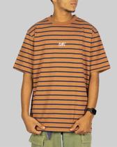 Camiseta Plano C Classic Logo - Marrom / Azul Marinho Camiseta Plano C Classic Logo - Marrom / Azul Marinho