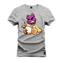 Camiseta Plus Size Forma Grande Gola Redonda Estampada Urso Pose