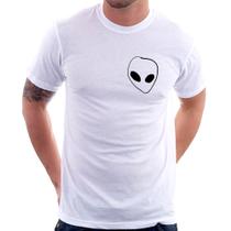 Camiseta Pocket Alien - Foca na Moda