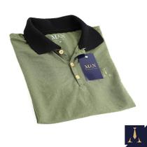 Camiseta polo verde com gola preta Camiseta polo verde com gola preta