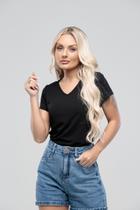 Camiseta - Preta Básica Decote Em V