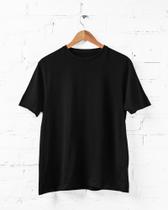 Camiseta preta básica Camiseta preta básica