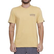 Camiseta Quiksilver Range Life SM25 Masculina Mostarda Camiseta Quiksilver Range Life SM25 Masculina Mostarda