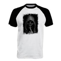 Camiseta Raglan A morte pede silêncio