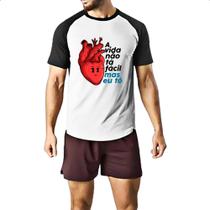 Camiseta Raglan A vida não tá fácil mas eu tô Camiseta Raglan A vida não tá fácil mas eu tô